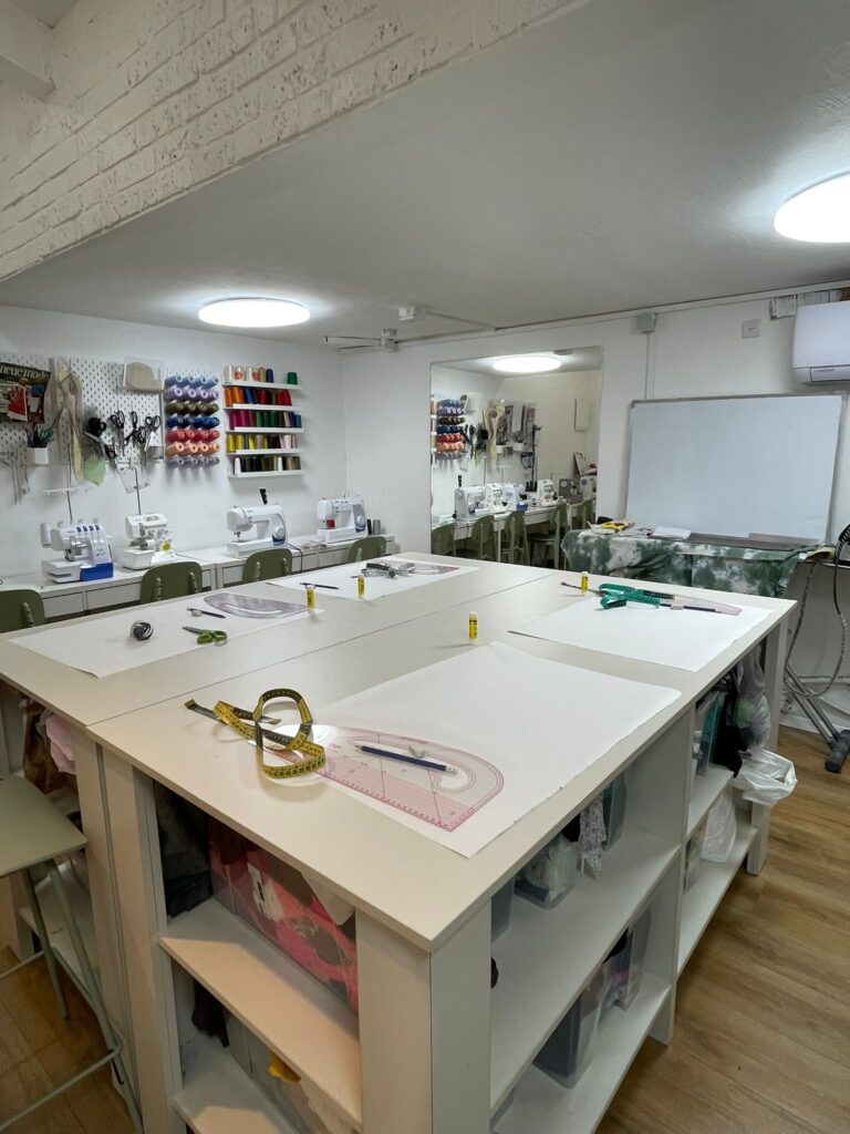 סדנת תפירה - תיקוני בגדים